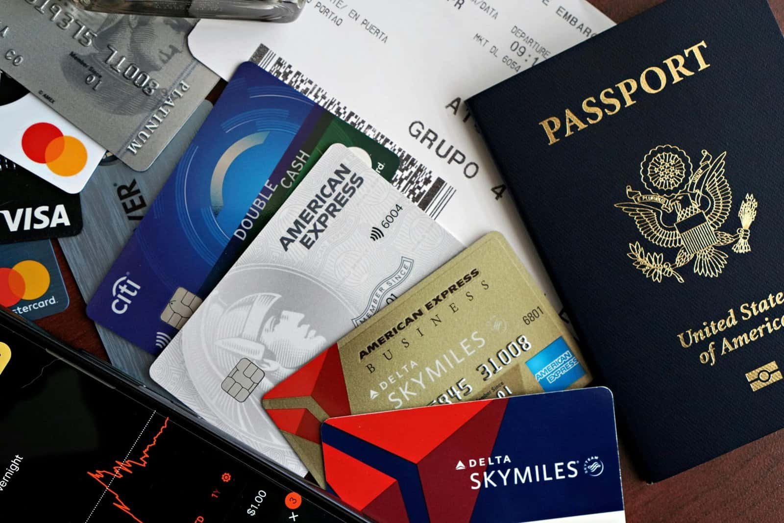 Best Travel Credit Cards in 2025: Top Rewards, Perks & Expert Picks